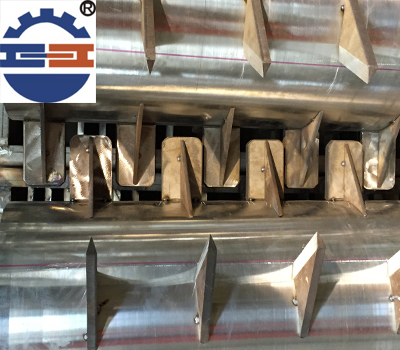 耙式干燥機內(nèi)部圖 耙式干燥機內(nèi)部圖