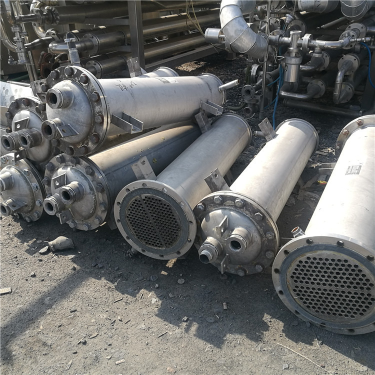 列管冷凝器運(yùn)轉(zhuǎn) 列管冷凝器運(yùn)轉(zhuǎn)