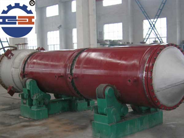 刮板蒸發(fā)器的內(nèi)部結(jié)構(gòu)特點(diǎn) 刮板蒸發(fā)器的內(nèi)部結(jié)構(gòu)特點(diǎn)